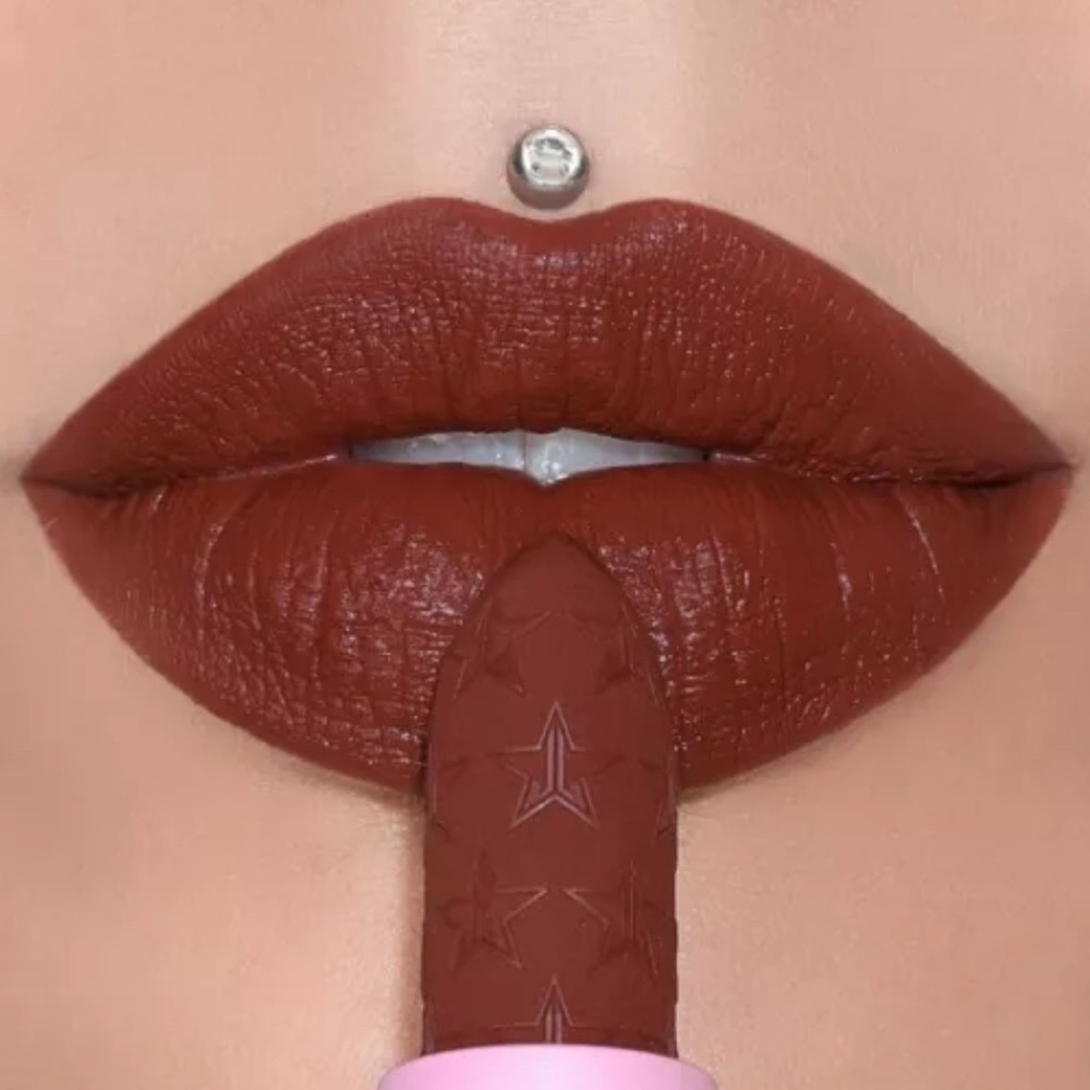 New in box-Jeffree Star Velvet Trap Lipstick in Unicorn Blood
